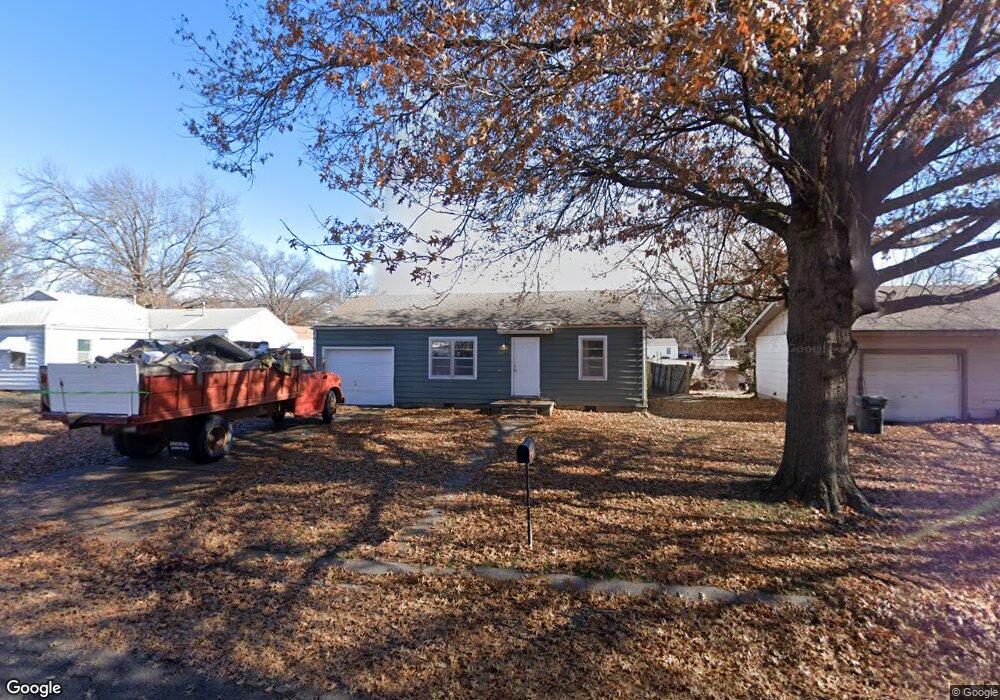 1204 Kimball Ave, Parsons, KS 67357 - photo 1