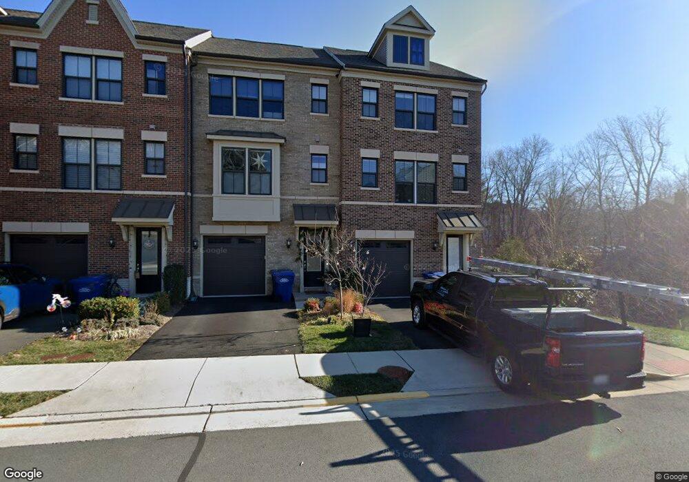 3711 Ambrose Hills Rd, Falls Church, VA 22041 - photo 1