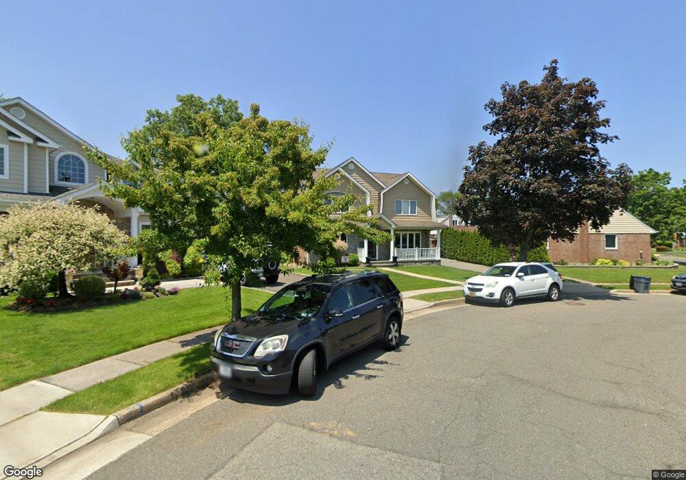 4 Tredwell Rd, Mineola, NY 11501 - photo 1