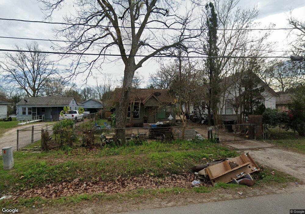 3310 Melbourne St, Houston, TX 77026 - photo 1