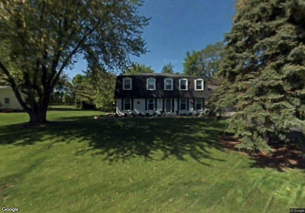 28W136 Country View Dr, Naperville, IL 60564 - photo 1