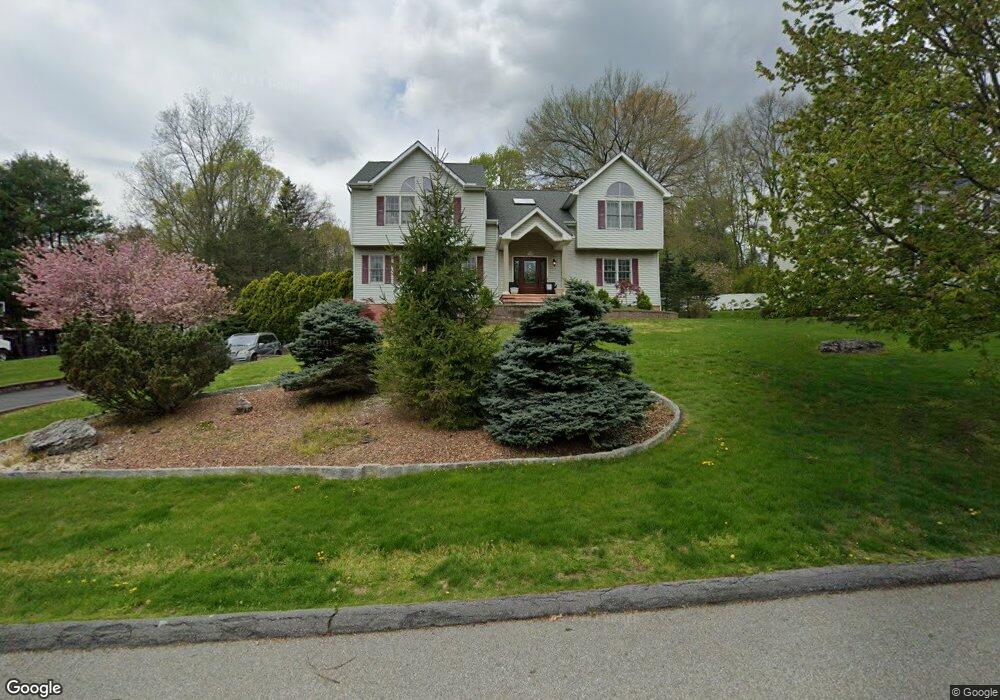 3015 Farm Walk Rd, Yorktown Heights, NY 10598 - photo 1