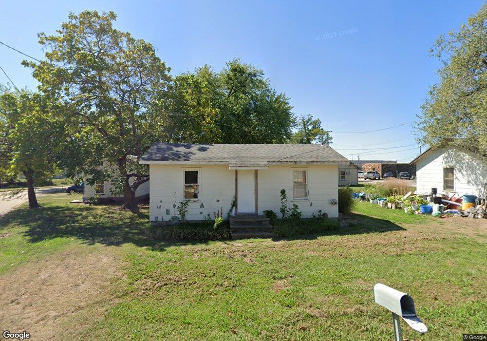 511 W 7th St, Claremore, OK 74017 - photo 1