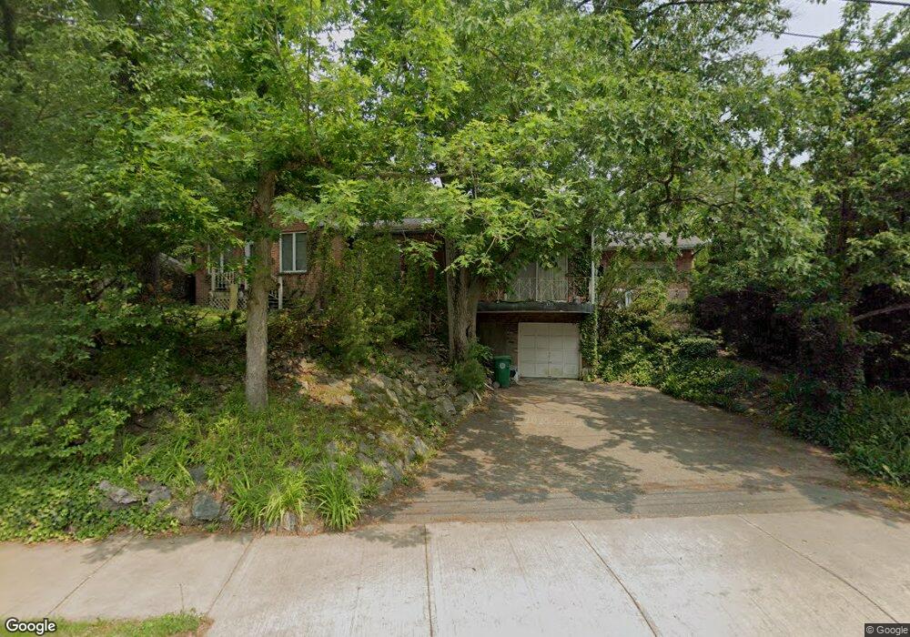 188 Lagrange St, Chestnut Hill, MA 02467 - photo 1