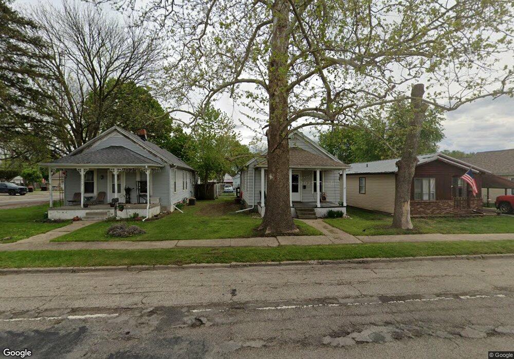 1114 N Kickapoo St, Lincoln, IL 62656 - photo 1
