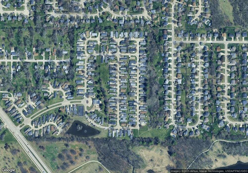 4121 Hampton Cir, Des Moines, IA 50320 - photo 1