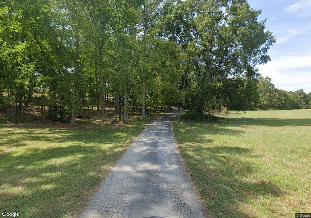 335 Cumberland Dr NE, Calhoun, GA 30701 - photo 1