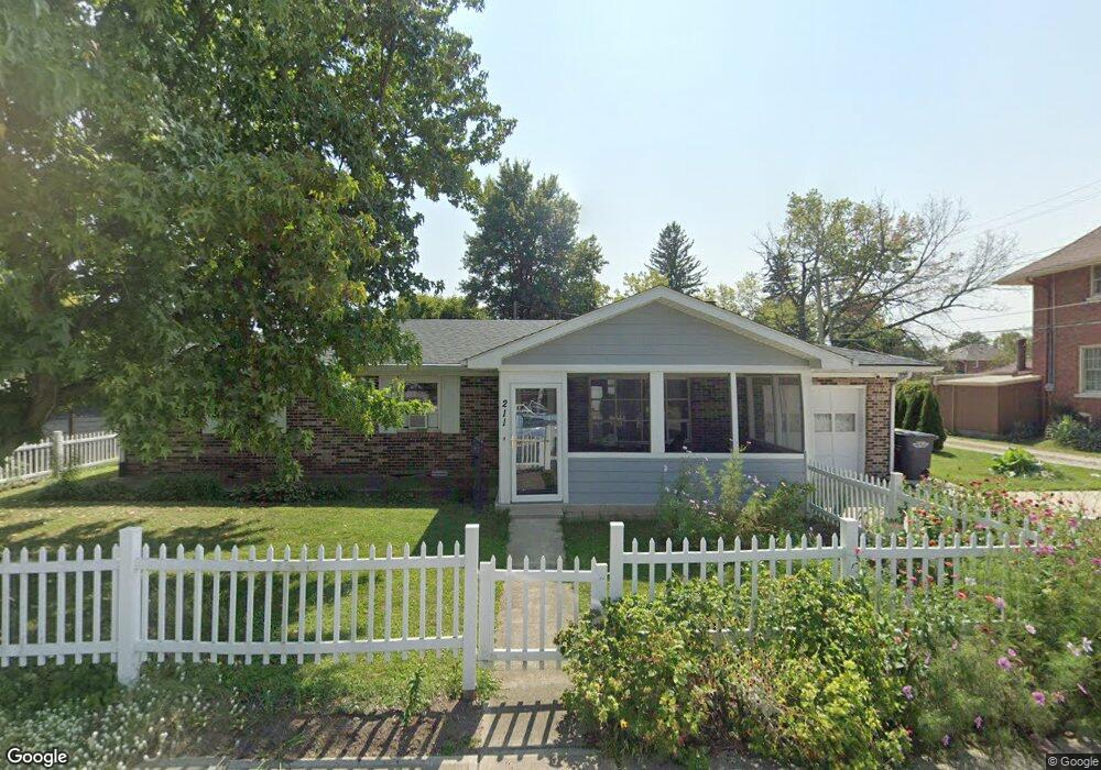 211 Walnut St, Tipton, IN 46072 - photo 1