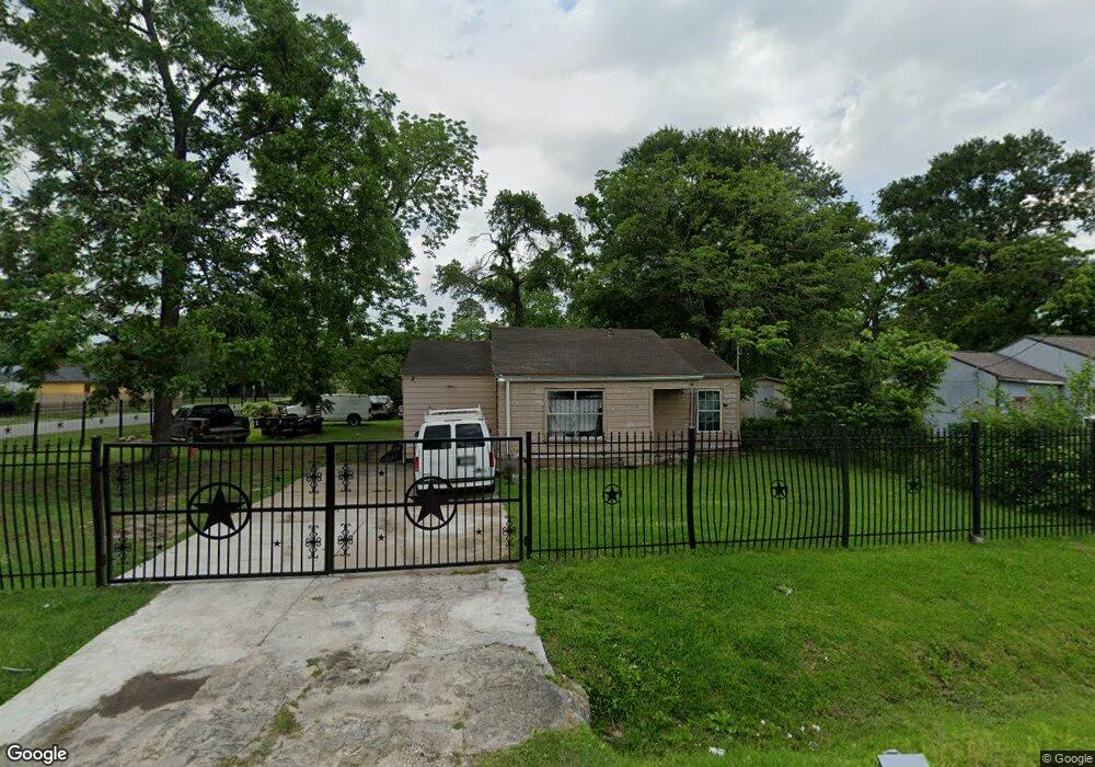 7501 Carothers St, Houston, TX 77028 - photo 1