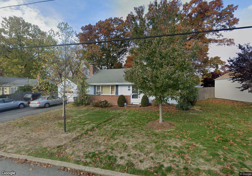 230 Poplar Dr, Cranston, RI 02920 - photo 1