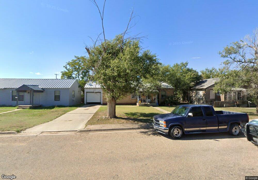 319 N Porter Ave, Dumas, TX 79029 - photo 1
