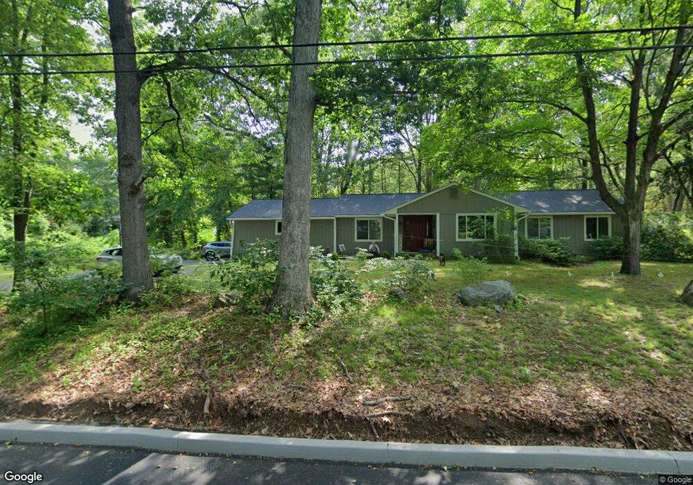 10 Bayne Ct, Norwalk, CT 06851 - photo 1