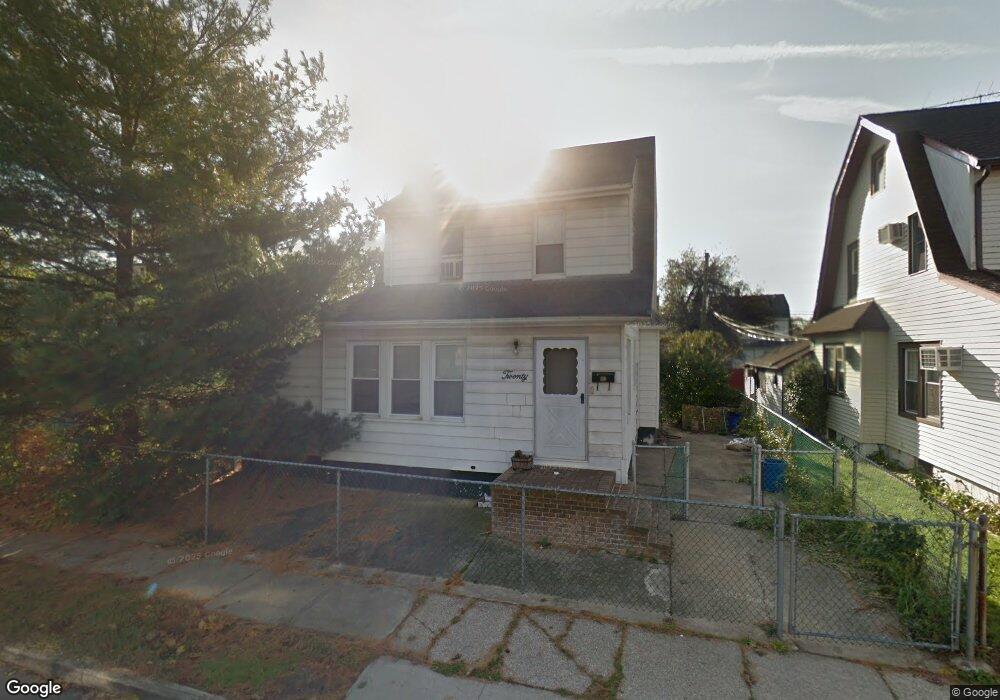 20 Laurel Rd, Lindenhurst, NY 11757 - photo 1