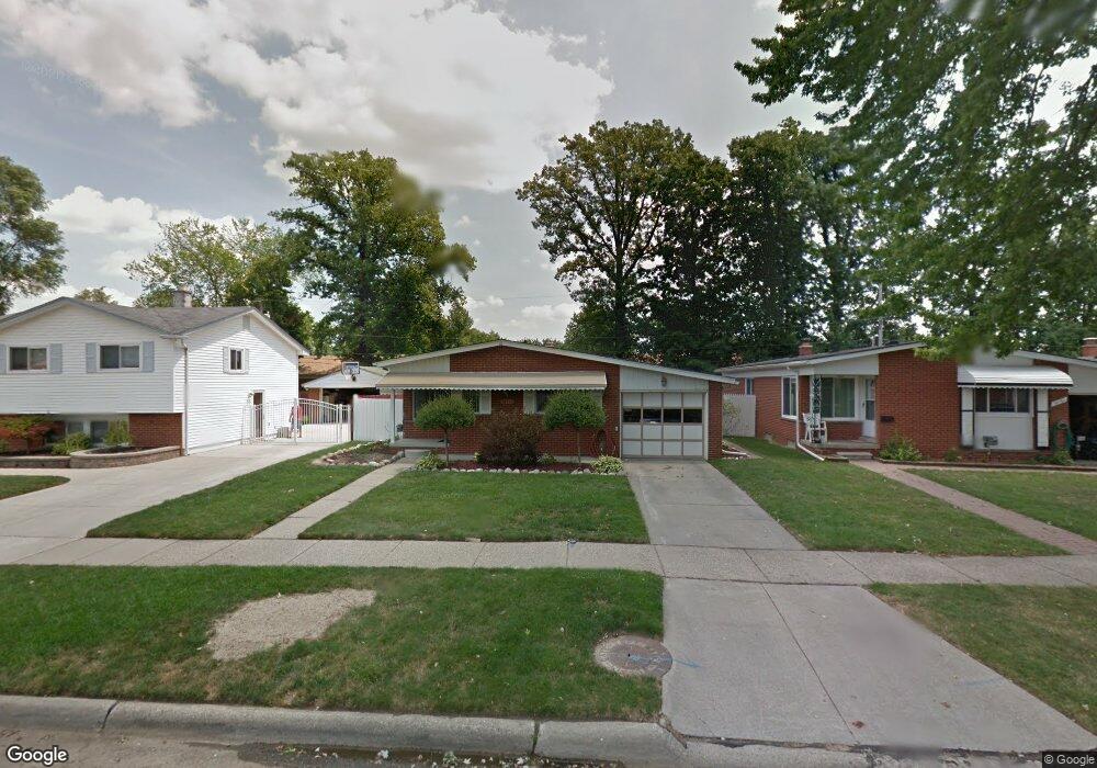 30772 J Carls St, Roseville, MI 48066 - photo 1