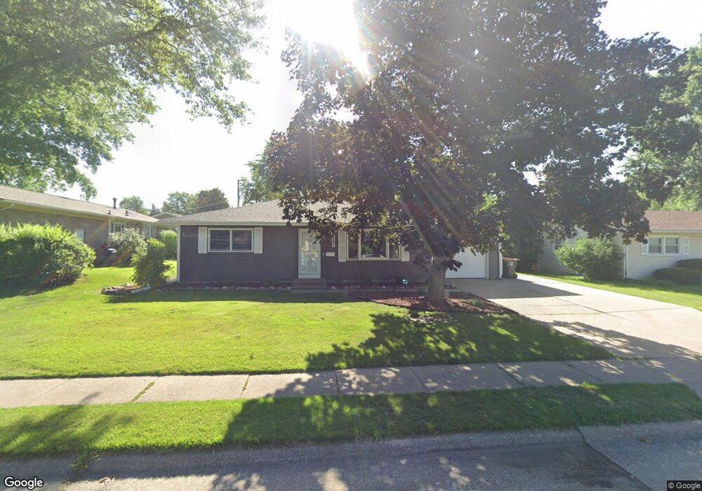 3819 N Lincoln Ave, Davenport, IA 52806 - photo 1
