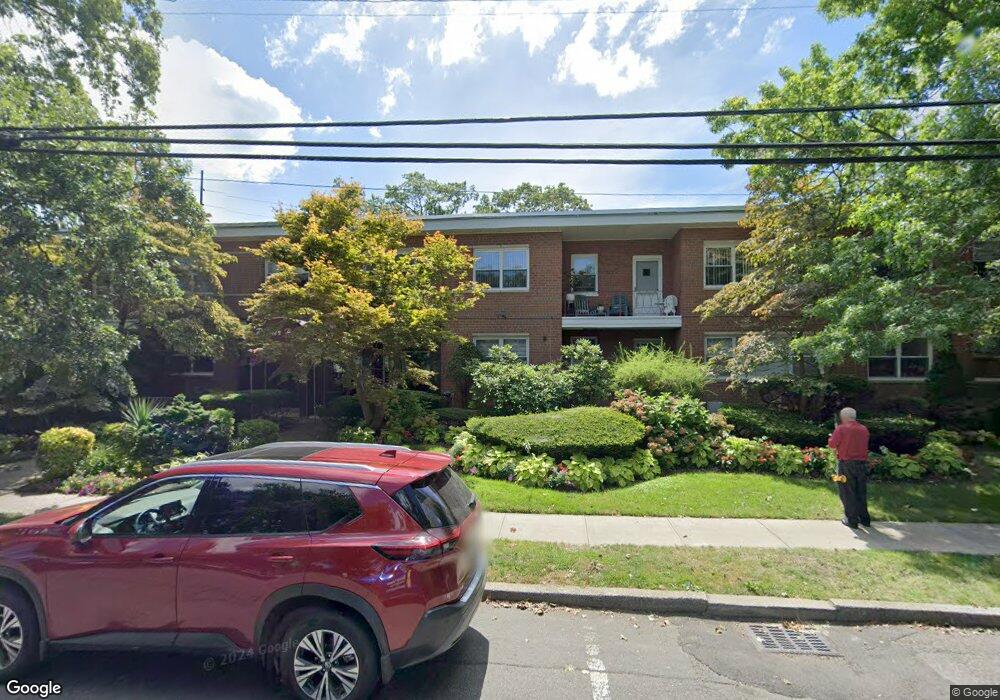463 Summit Ave unit 2-I, Cedarhurst, NY 11516 - photo 1