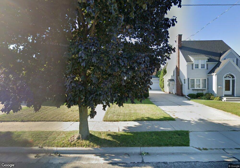 1843 New York Ave, Manitowoc, WI 54220 - photo 1