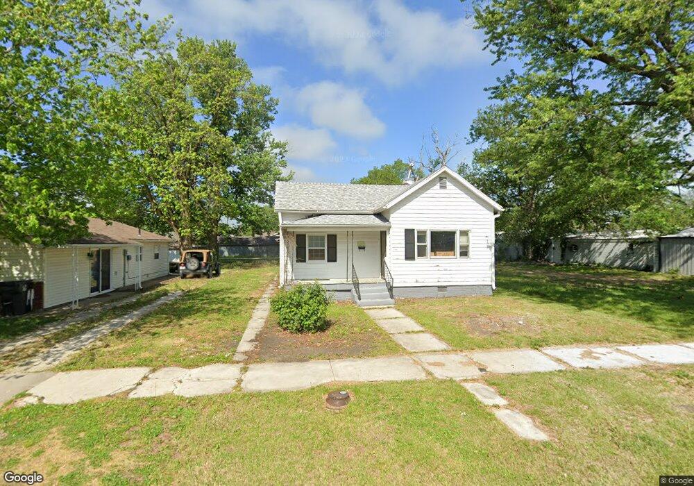 537 Hagood St, Moberly, MO 65270 - photo 1