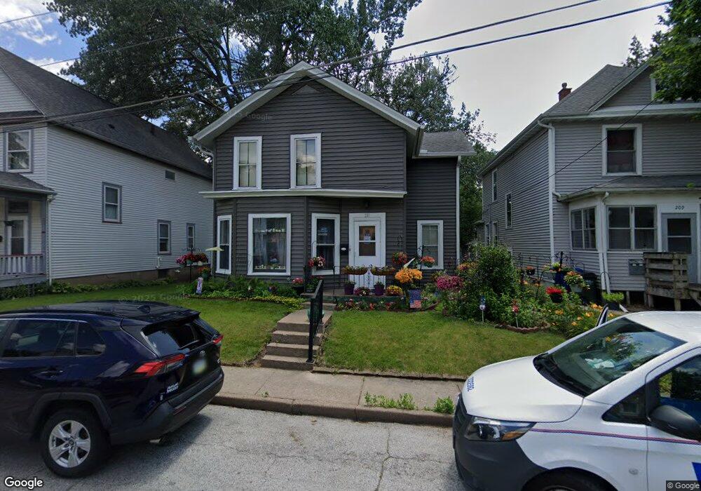 211 E 18th St, Davenport, IA 52803 - photo 1