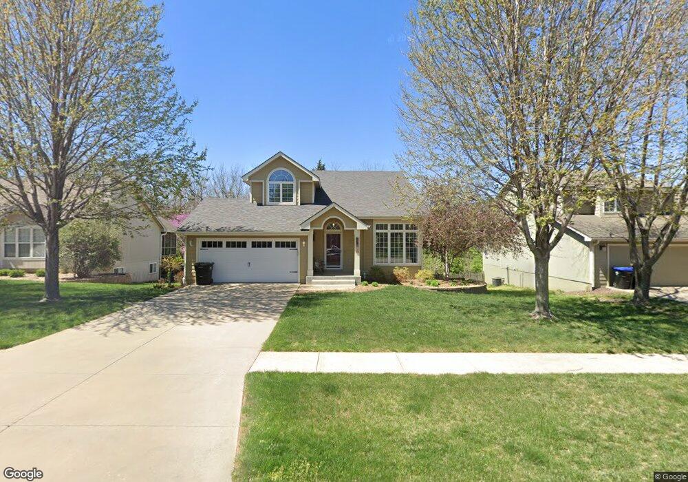 3413 SW Westport Dr, Topeka, KS 66614 - photo 1