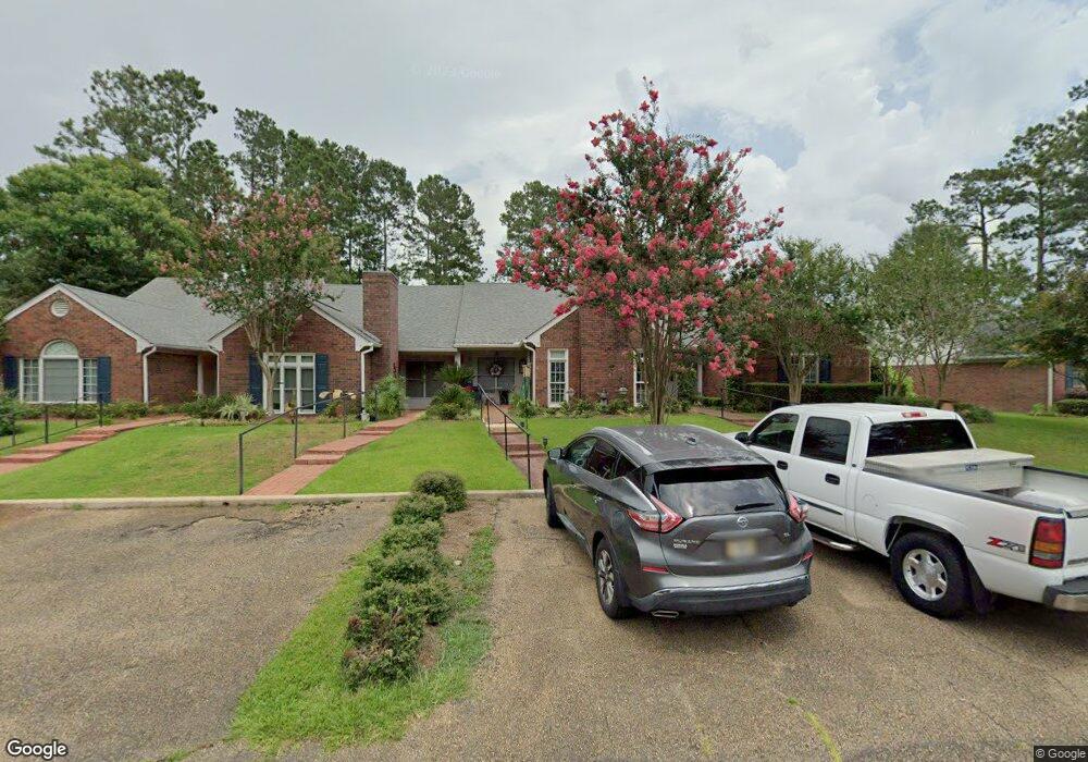 112 Woodland Ridge Dr, McComb, MS 39648 - photo 1