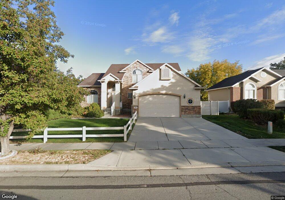 527 E Unionwood Dr S, Sandy, UT 84070 - photo 1