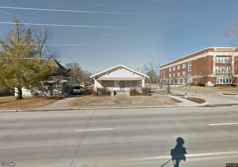 2801 Main St, Parsons, KS 67357 - photo 1