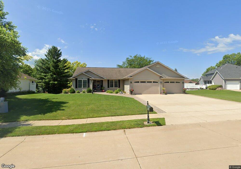 99 Parkview Dr, Eldridge, IA 52748 - photo 1