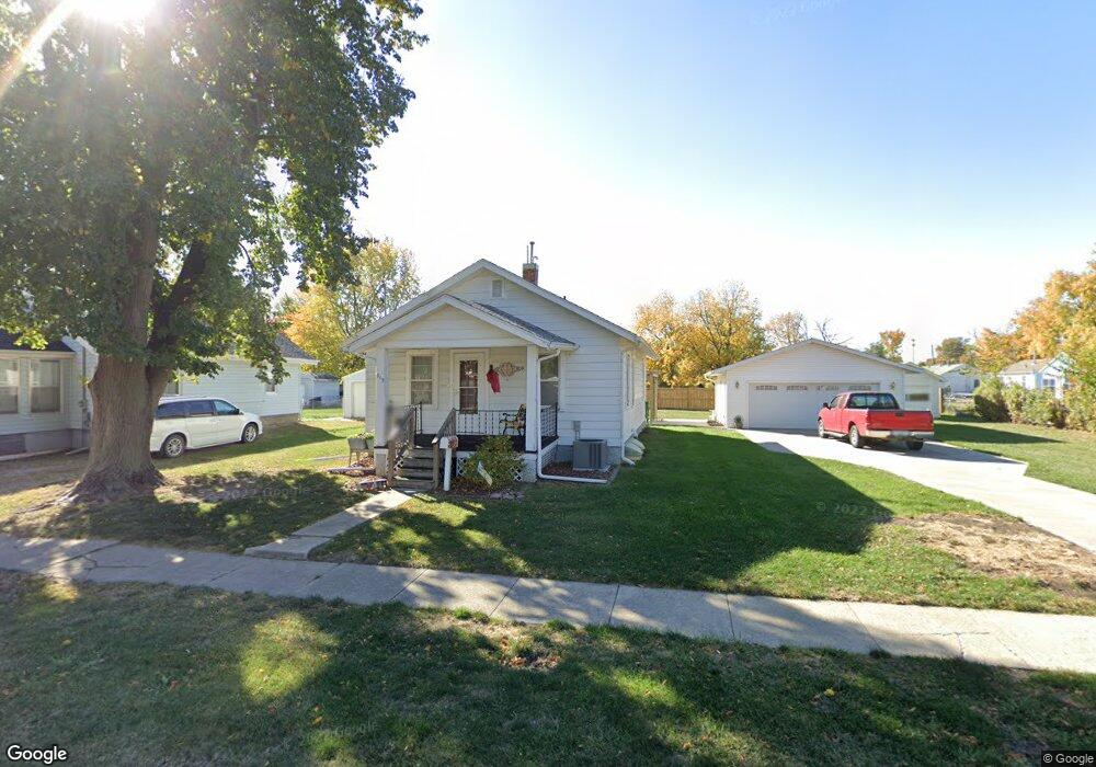 715 E 10th St N, Newton, IA 50208 - photo 1