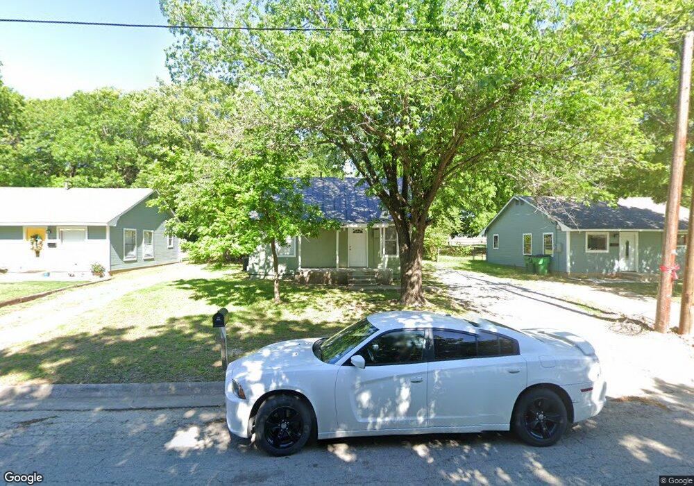 1520 S Lindsay St, Gainesville, TX 76240 - photo 1