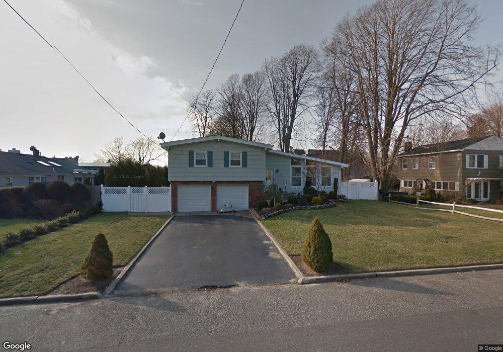 292 Handsome Ave, Sayville, NY 11782 - photo 1