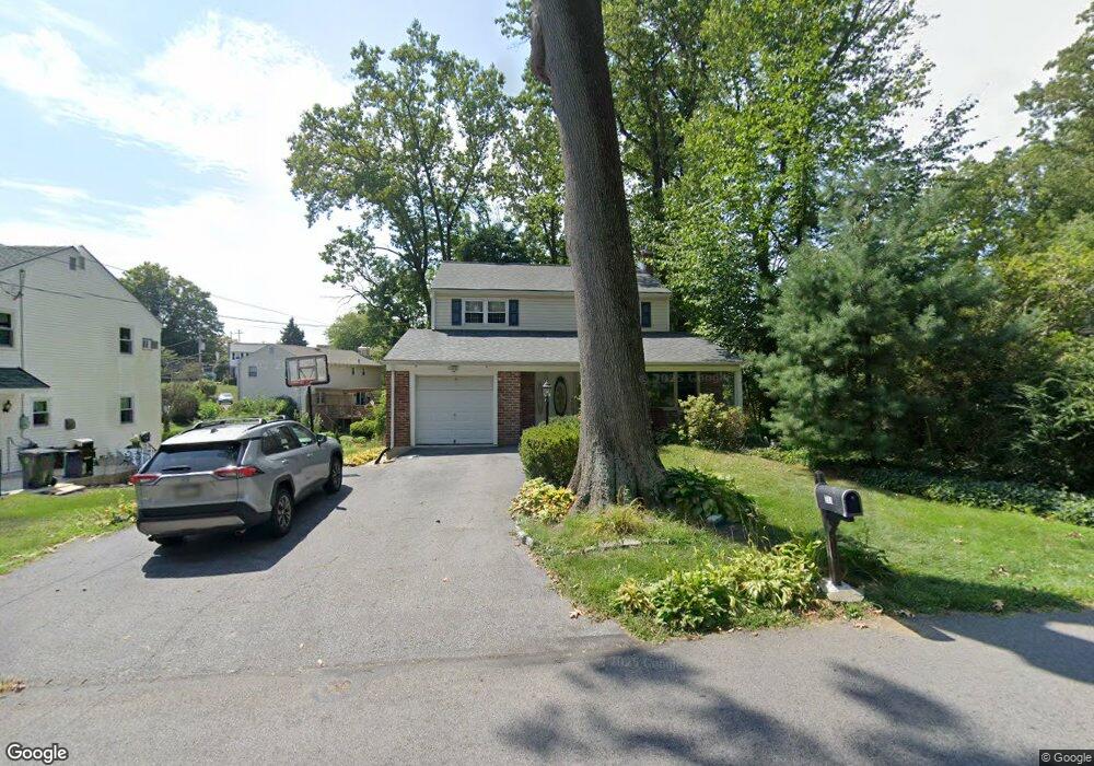 711 Devon Ln, Wallingford, PA 19086 - photo 1