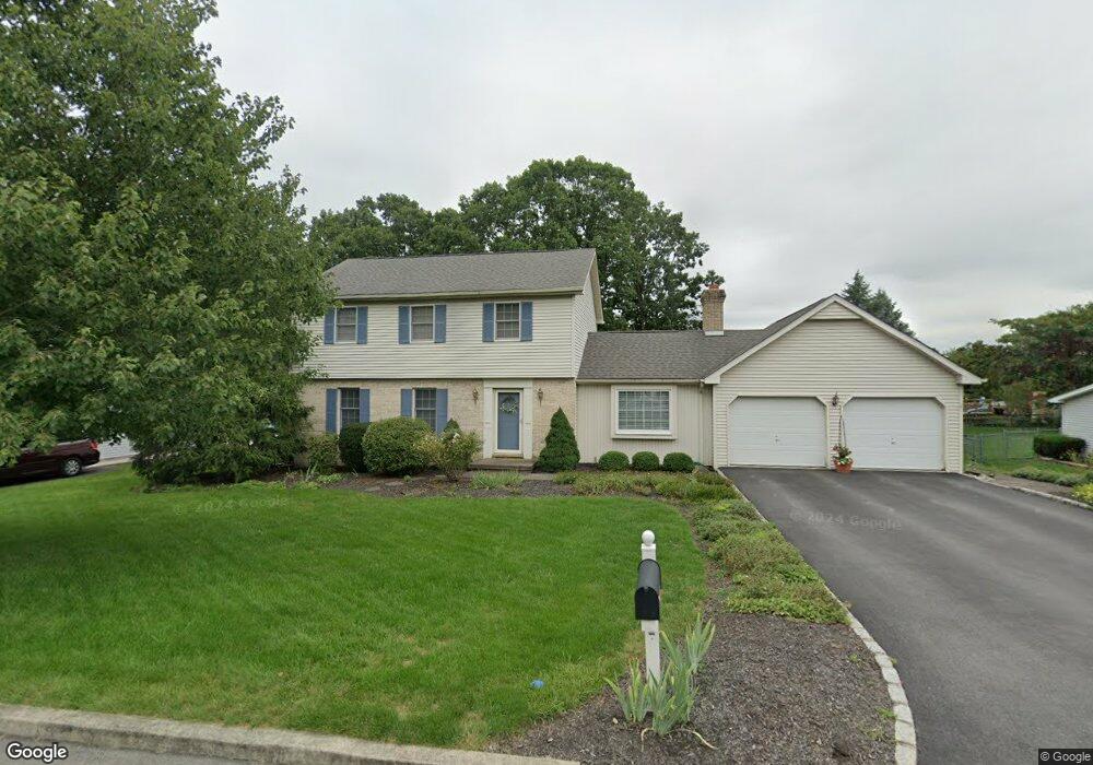 1148 Horizon Dr, Pen Argyl, PA 18072 - photo 1