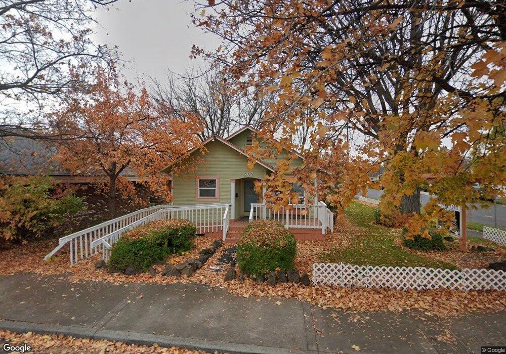 307 SW 7th St, Redmond, OR 97756 - photo 1