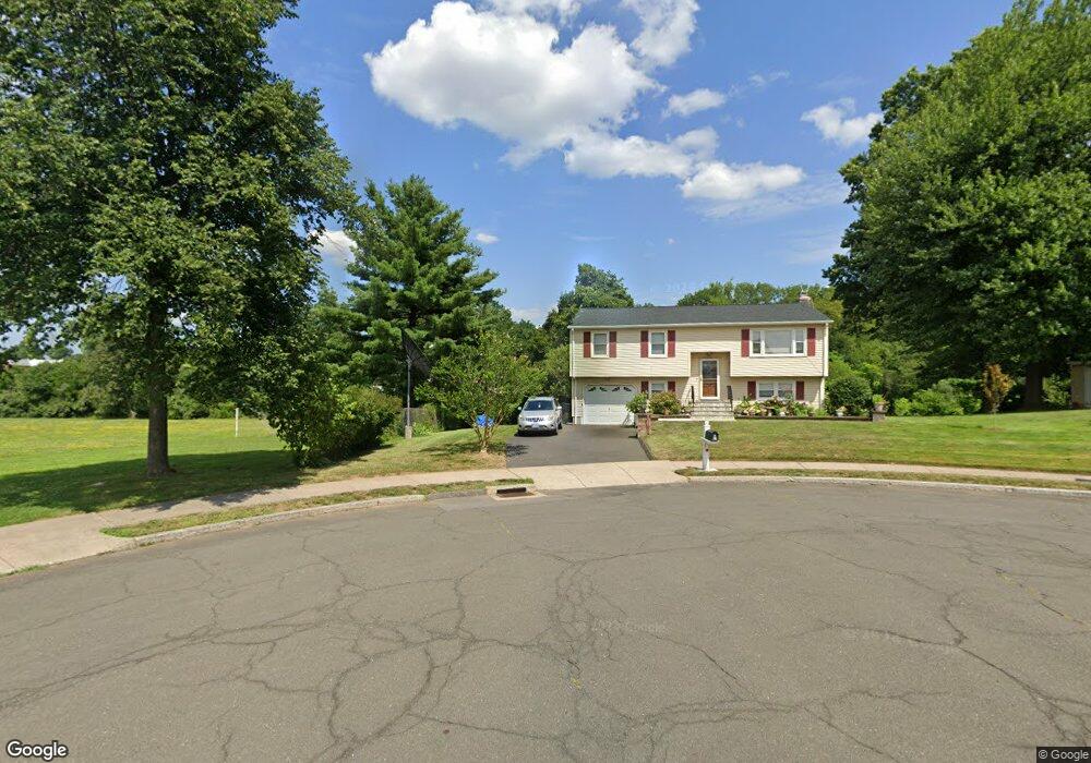 67 Southwood Dr, West Hartford, CT 06110 - photo 1