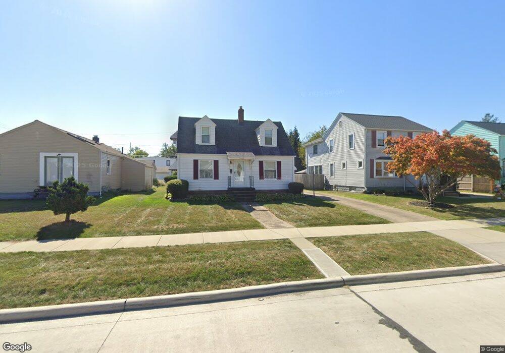 2242 E 34th St, Lorain, OH 44055 - photo 1