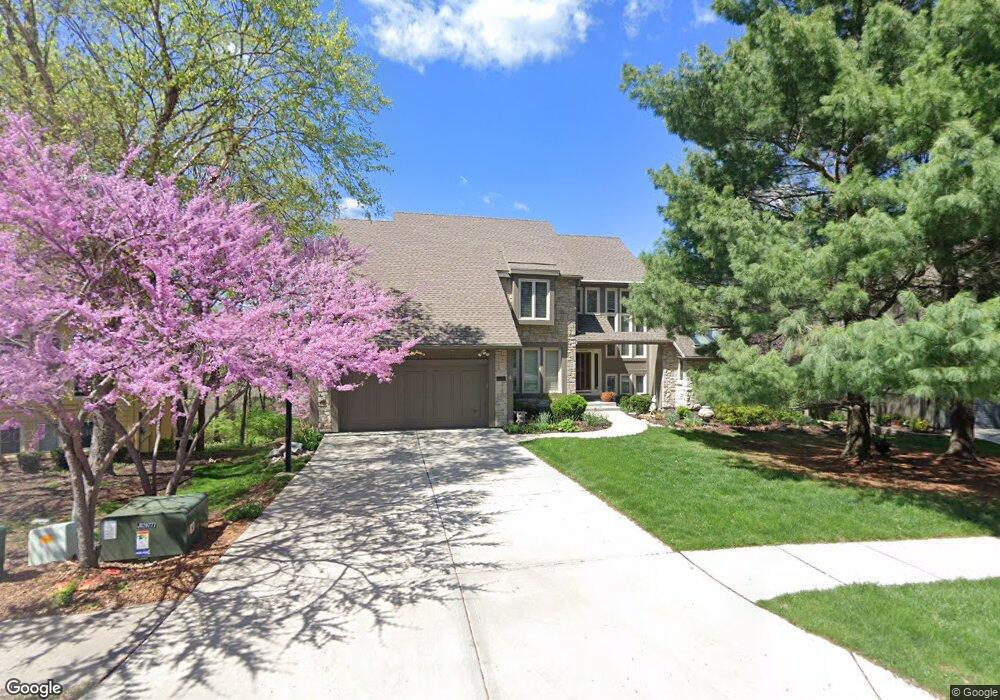 8324 Mullen Rd, Lenexa, KS 66215 - photo 1