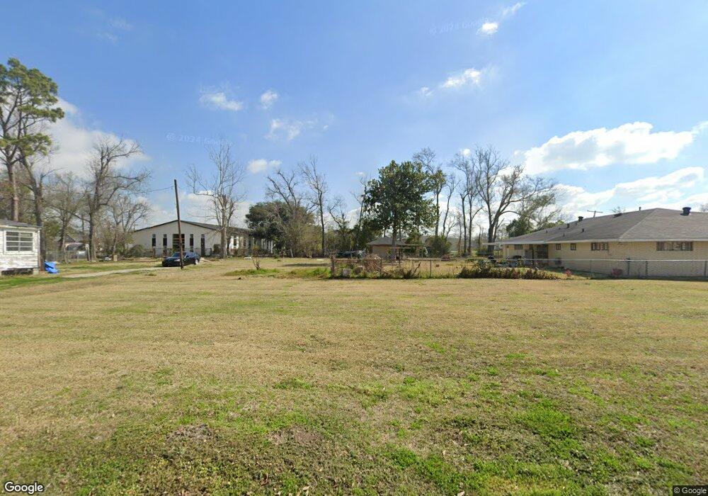 910 N Blake St, Lake Charles, LA 70601 - photo 1