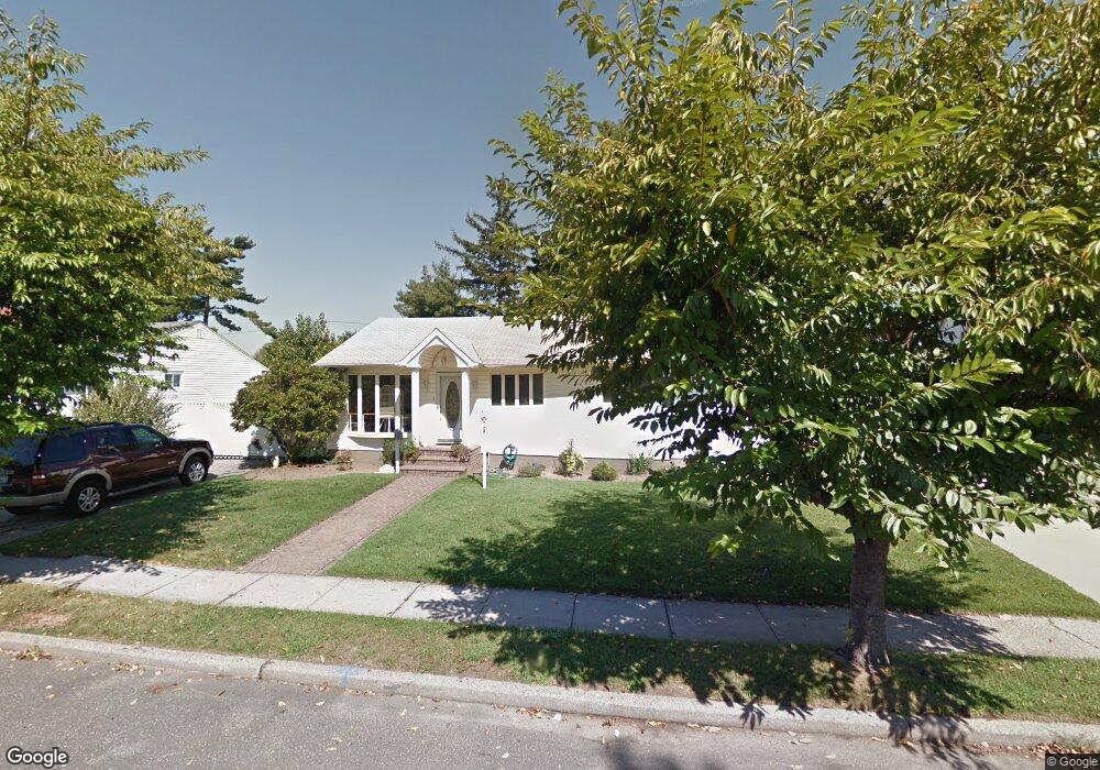 694 Seabury Ave, Franklin Square, NY 11010 - photo 1