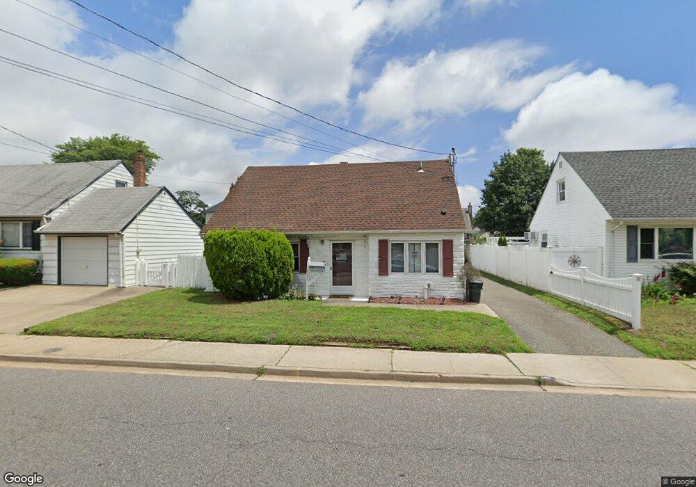 1827 Meadowbrook Rd, Merrick, NY 11566 - photo 1