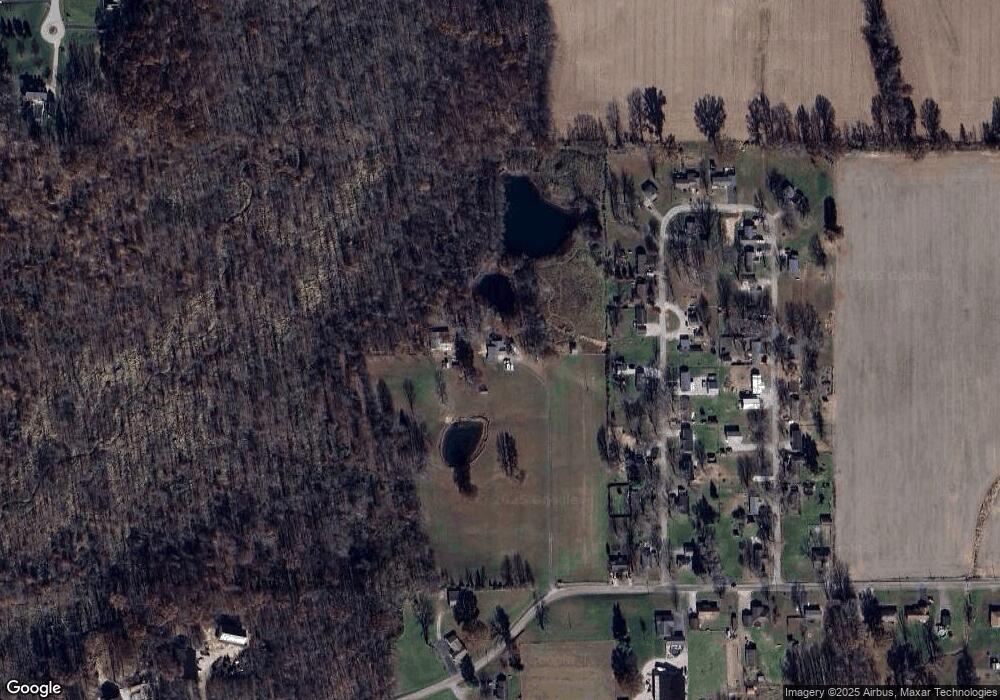 4820 W Deaver Rd, Columbus, IN 47201 - photo 1