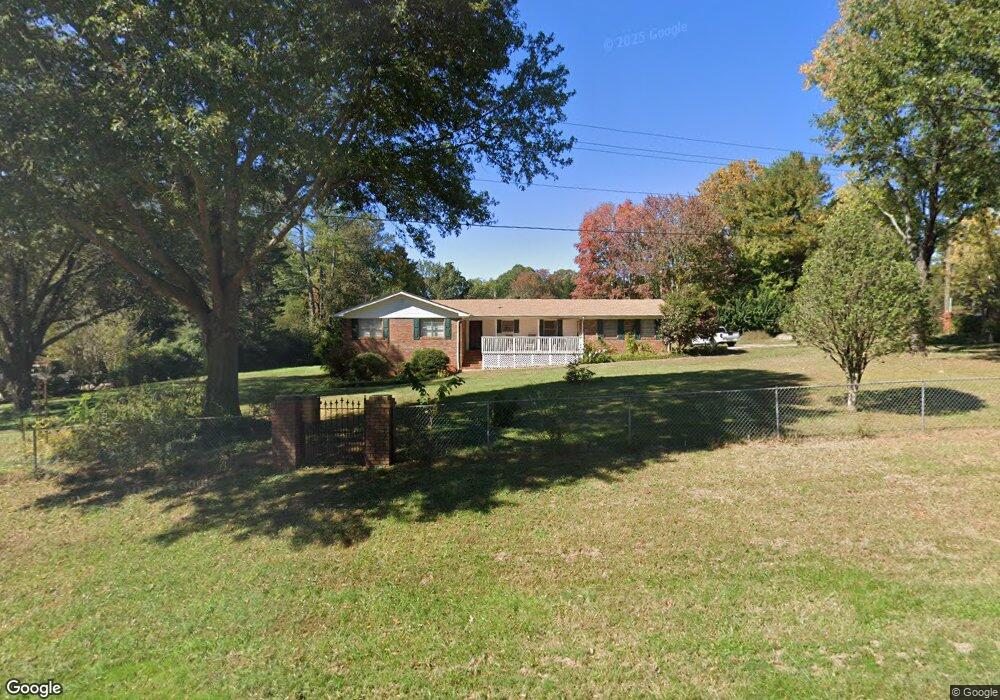 5004 Strickland Rd, Gainesville, GA 30507 - photo 1