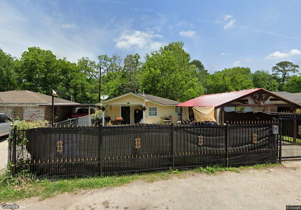 8756 Lomax St, Houston, TX 77093 - photo 1