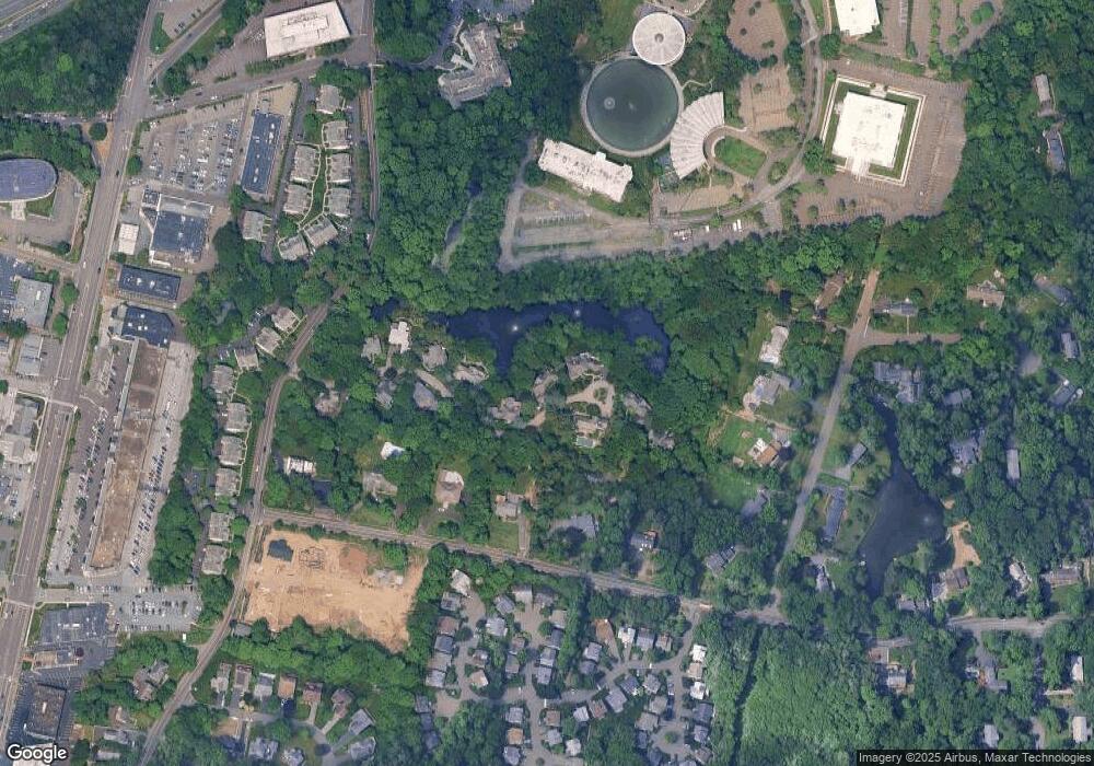 181 Turn of River Rd unit 4, Stamford, CT 06905 - photo 1