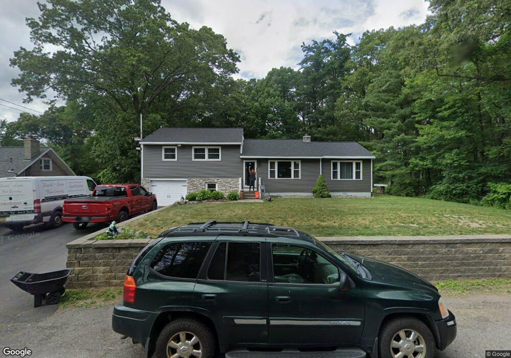 18 Dahlem Blvd, Schenectady, NY 12309 - photo 1