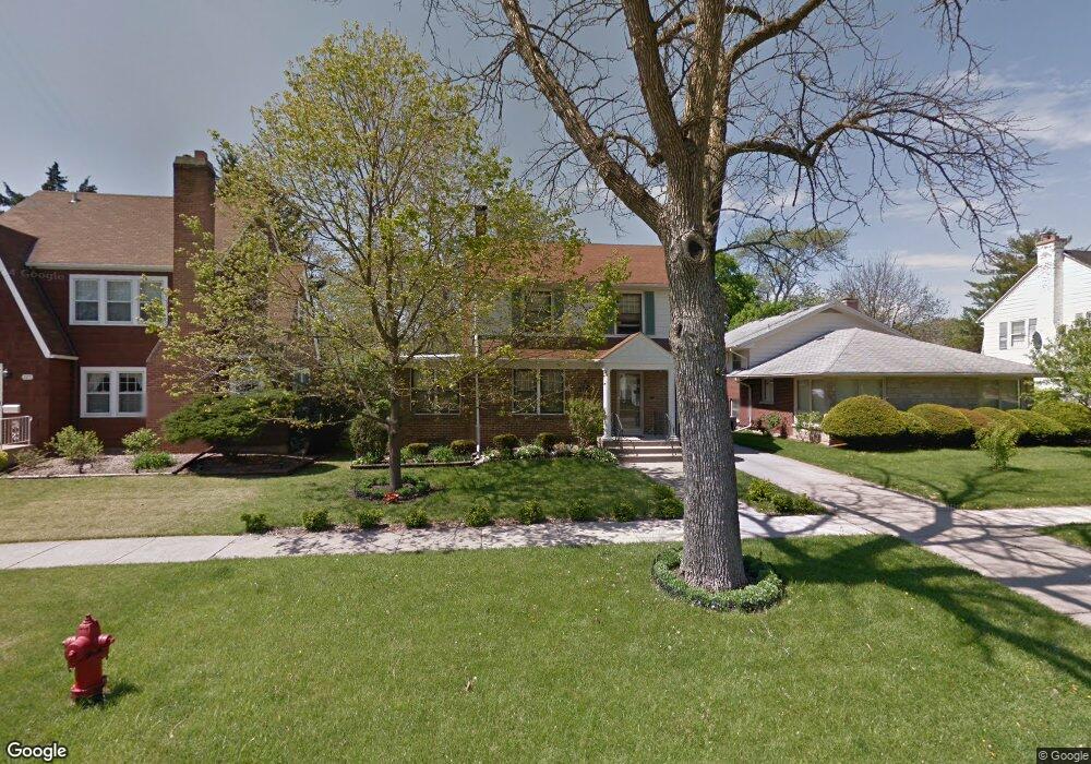 221 S Commonwealth Ave, Aurora, IL 60506 - photo 1