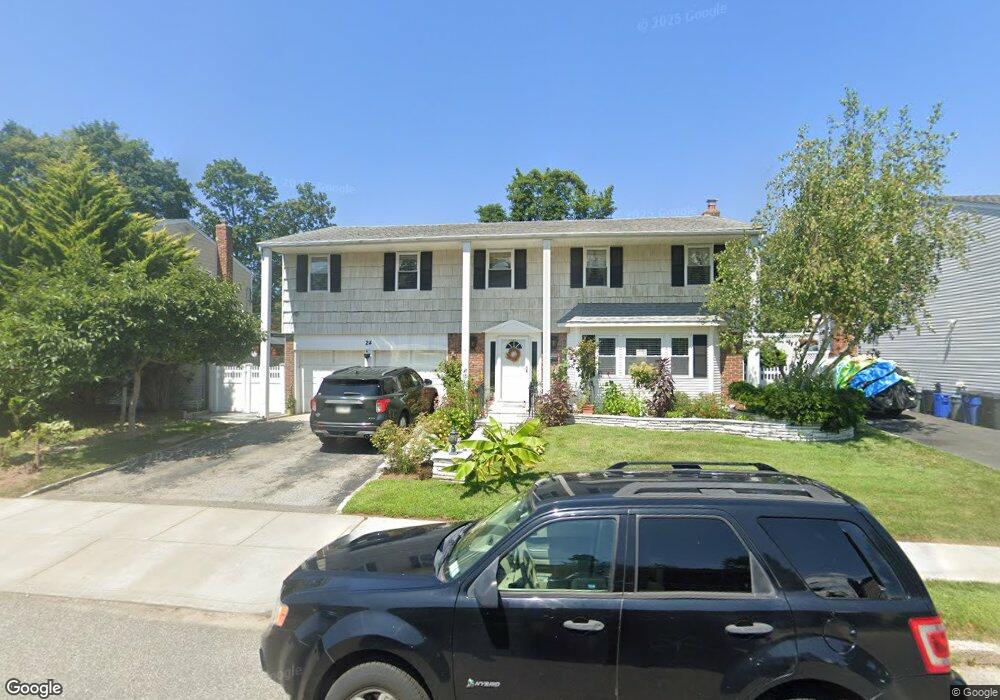 24 Broadfield Place, Glen Cove, NY 11542 - photo 1