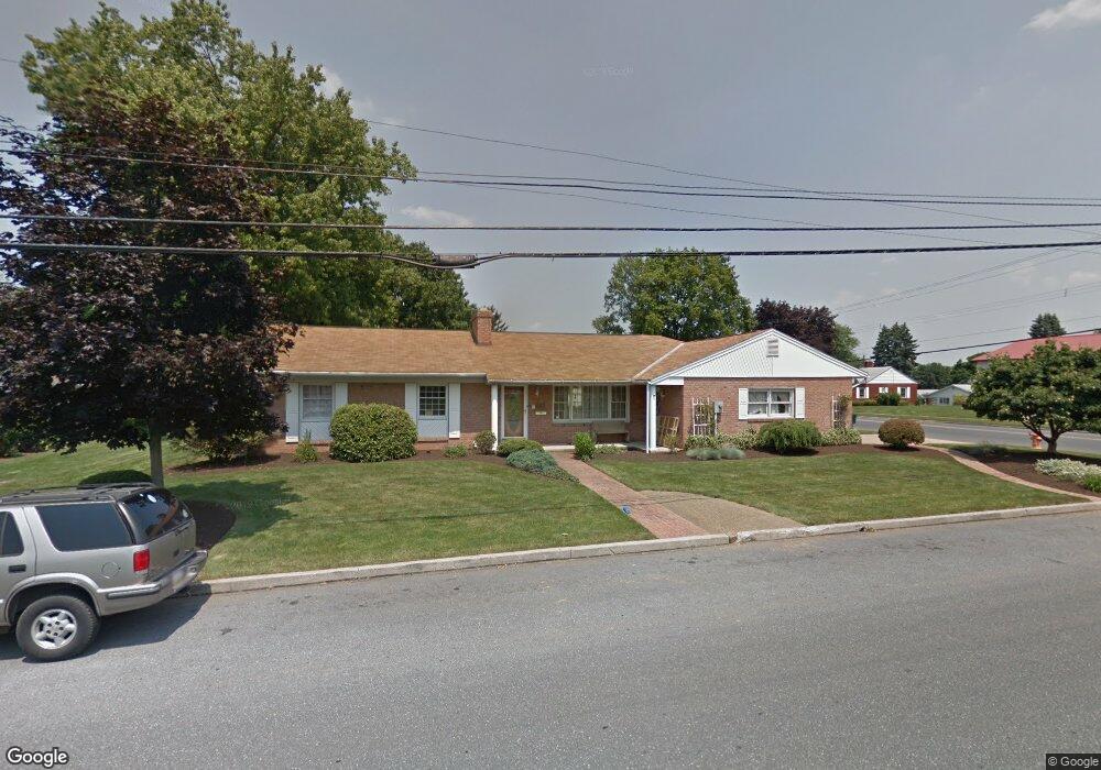 647 E Elm St, Palmyra, PA 17078 - photo 1