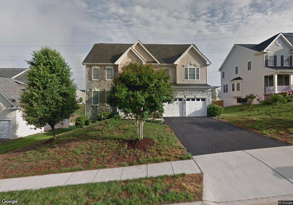 19160 Potomac Crest Dr, Triangle, VA 22172 - photo 1