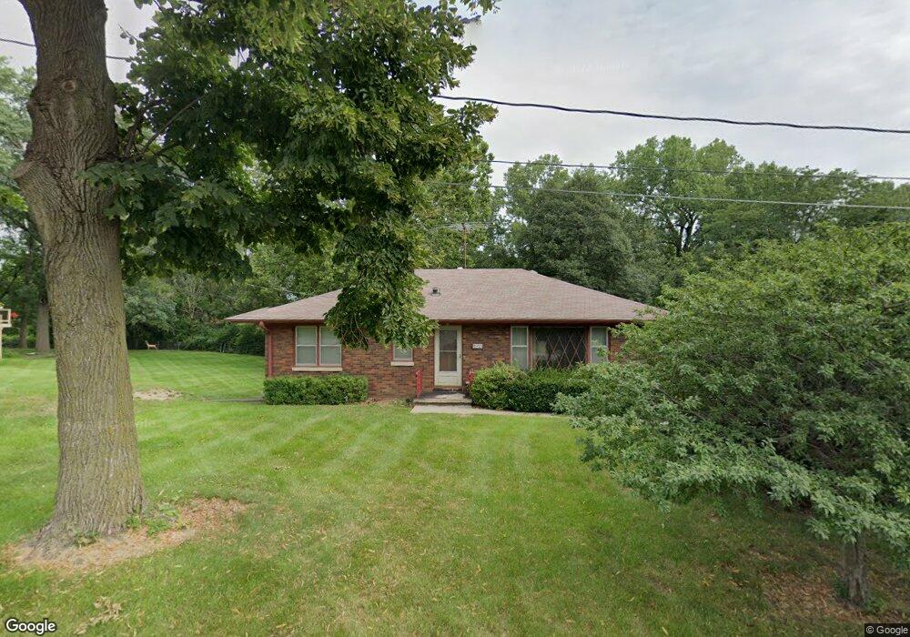 1913 Kenyon Ave, Des Moines, IA 50315 - photo 1